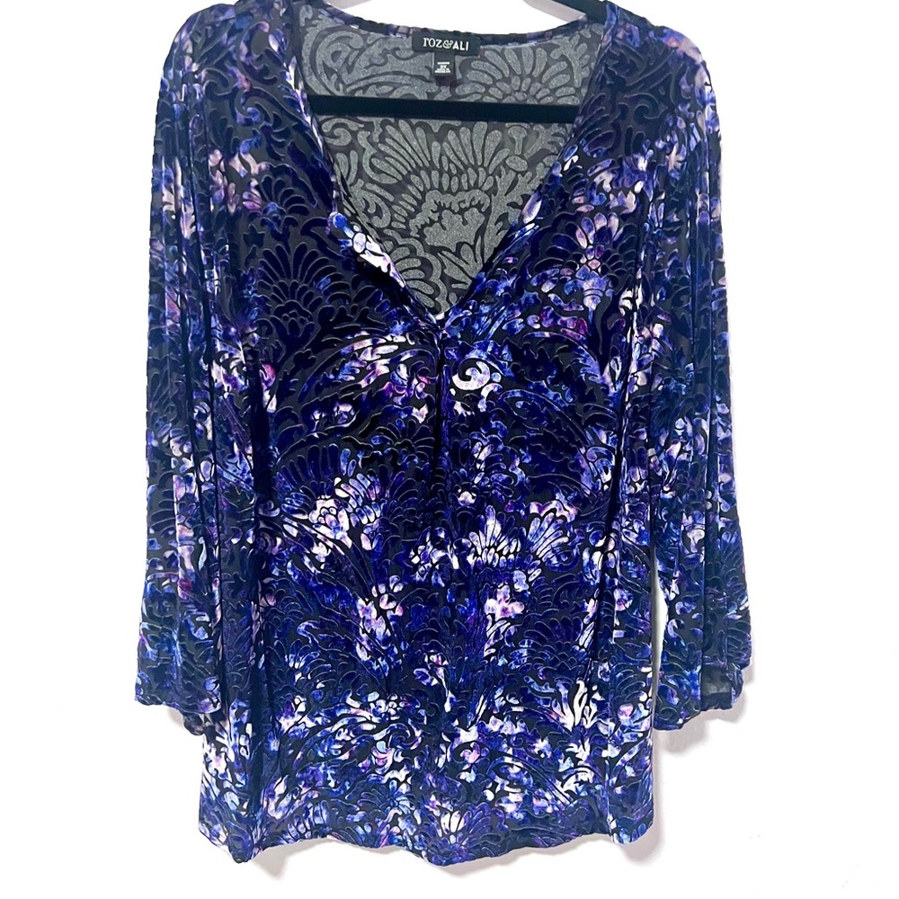 Roz & Ali burnout velvet Blue Buttoned 3/4 Sleeve Blouse XXXL